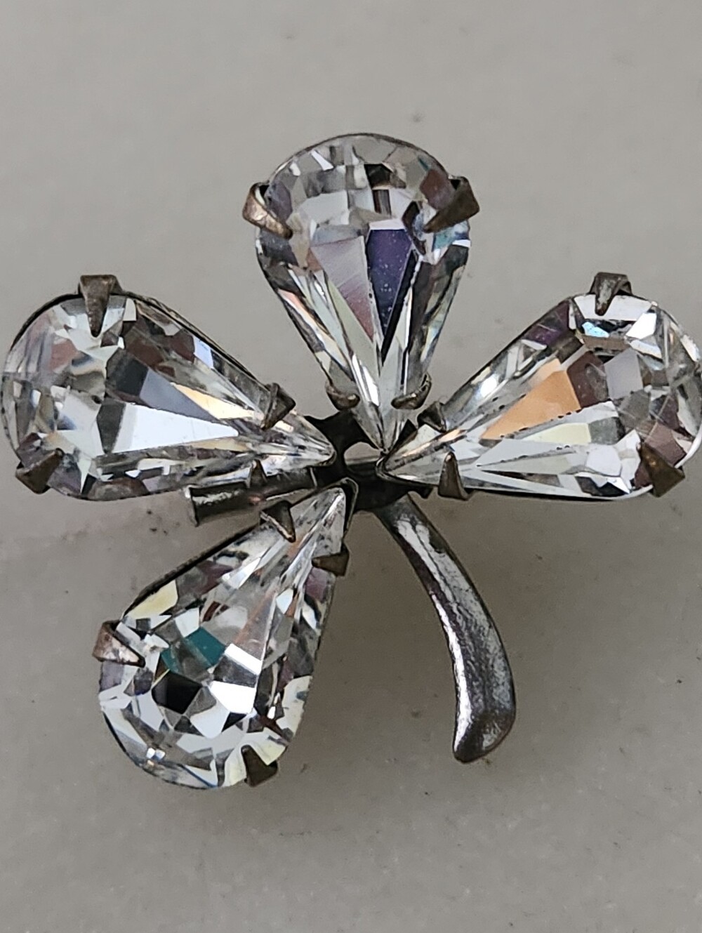 Clear Crystal Clover Brooch Pin - Elegant Women’s Jewelry